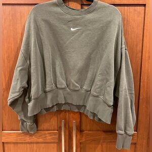 Nike Cropped oversized crewneck sweatshirt